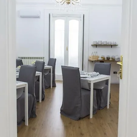 לינה וארוחת בוקר I Borbone 4*